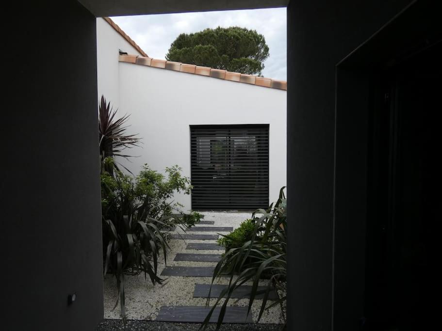 אלבי Villa Moderne Avec Piscine מראה חיצוני תמונה